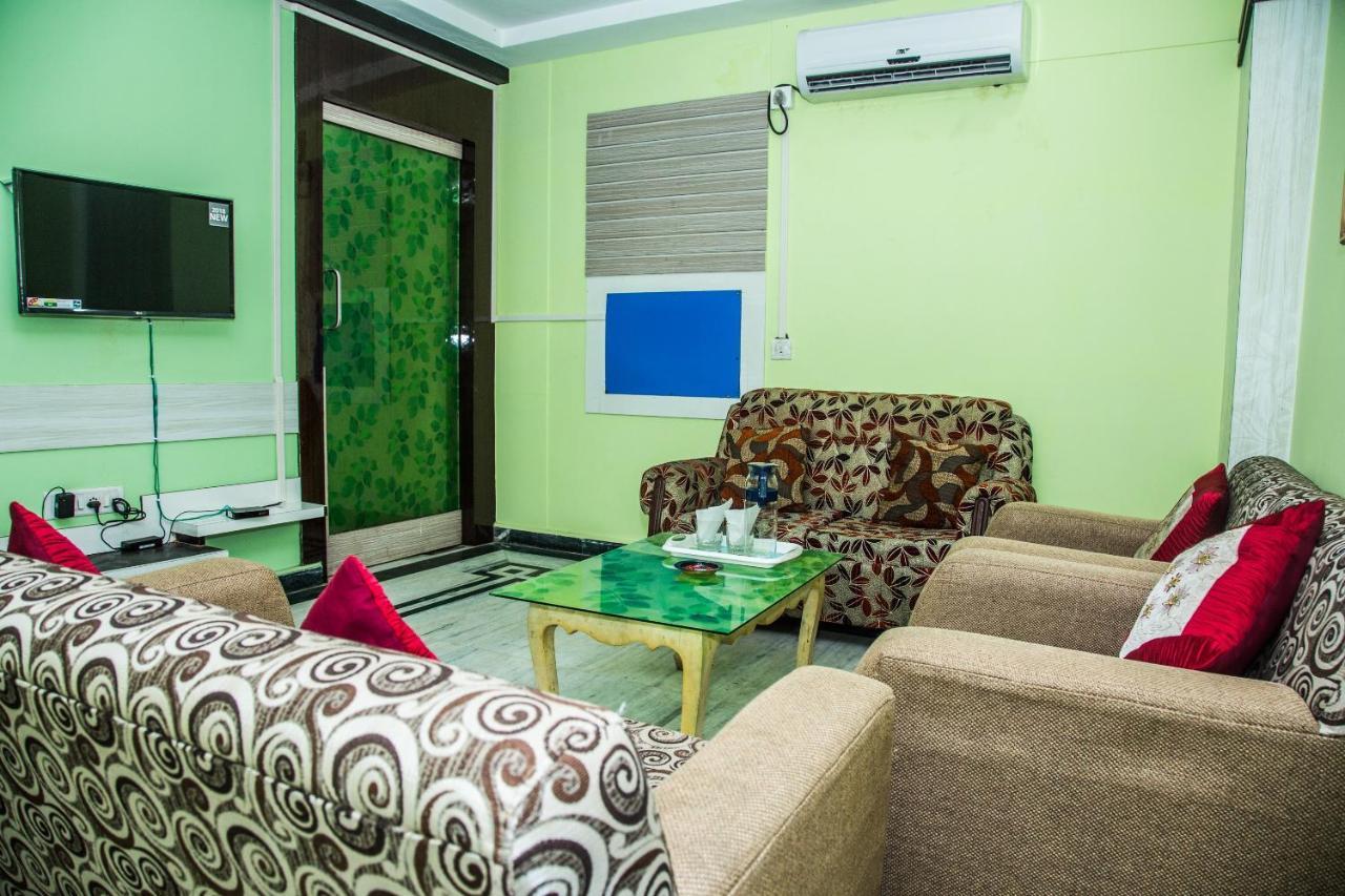 Hotel OYO 23034 Somraj Regency Agartala Exterior foto