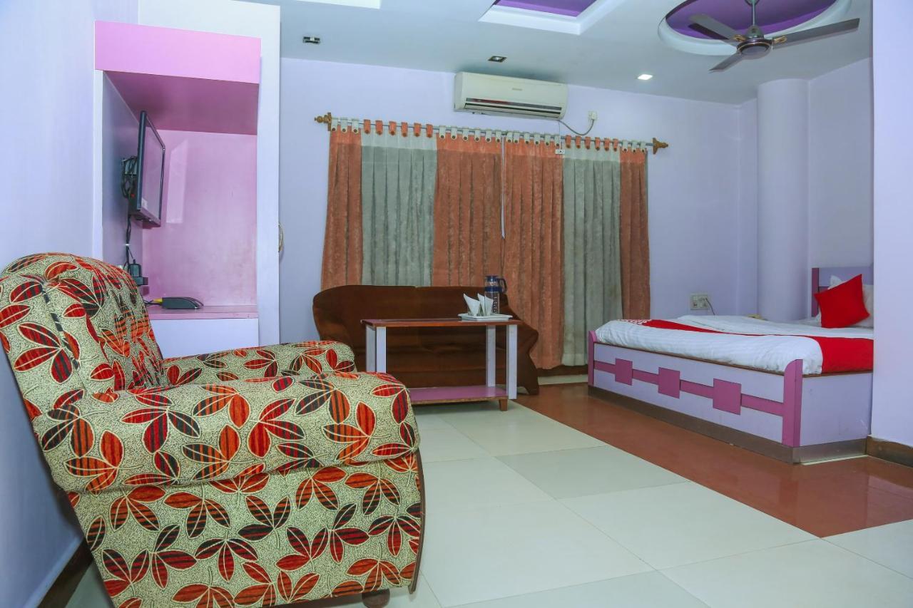 Hotel OYO 23034 Somraj Regency Agartala Exterior foto