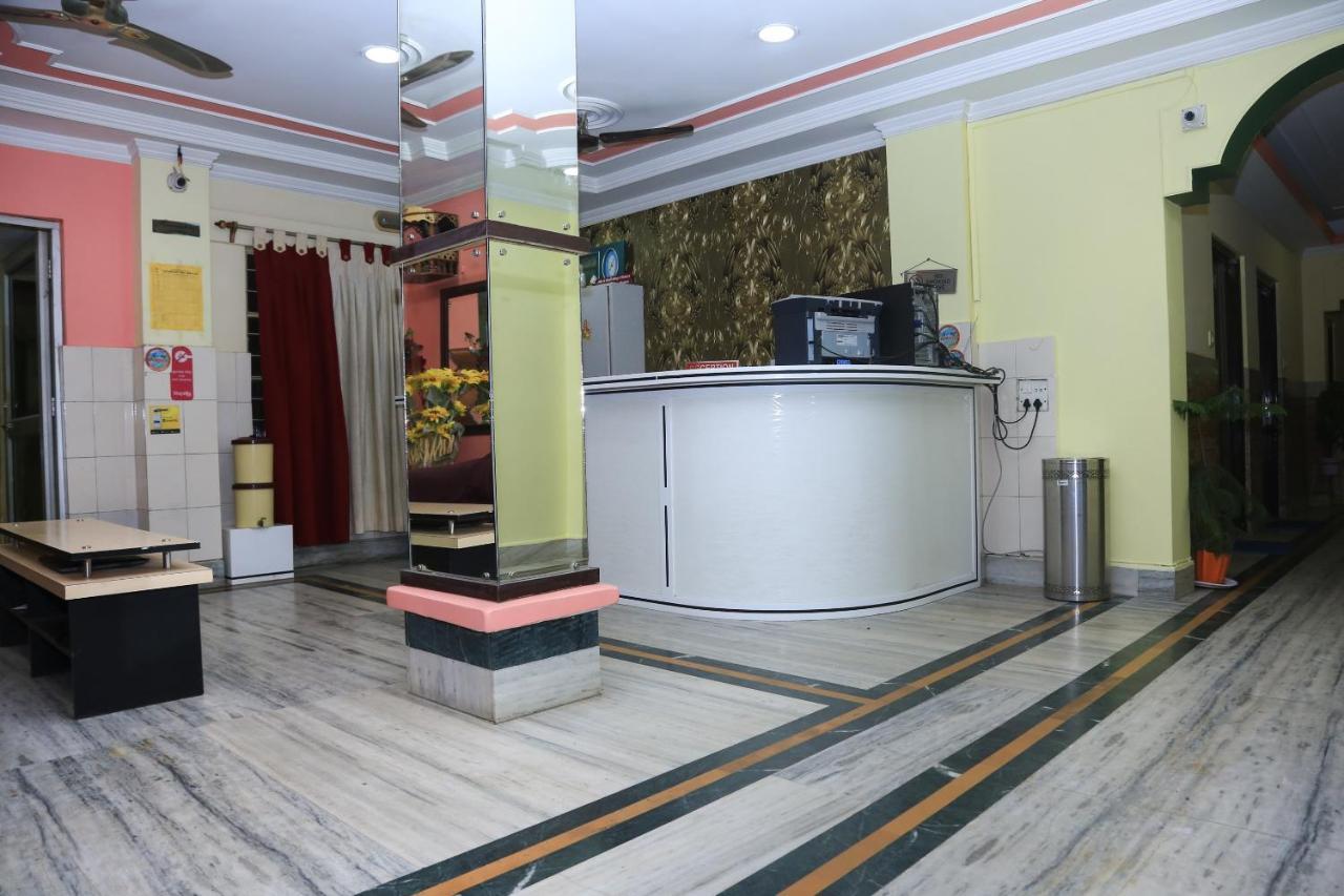 Hotel OYO 23034 Somraj Regency Agartala Exterior foto