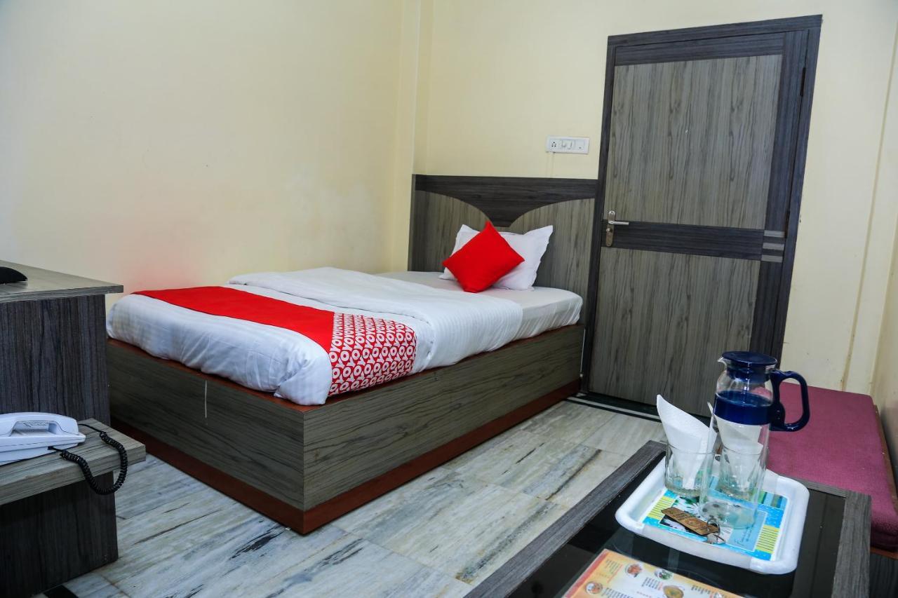 Hotel OYO 23034 Somraj Regency Agartala Exterior foto